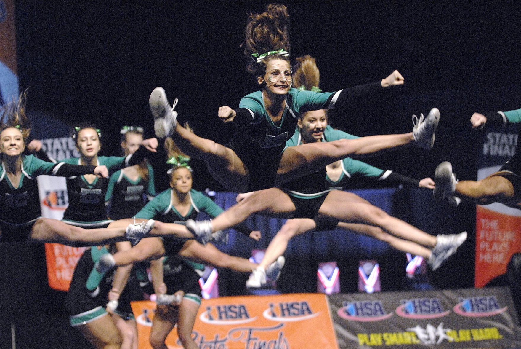 020318-blm-spt-3cheer